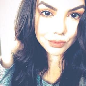 Meet your Posher, Caitlin